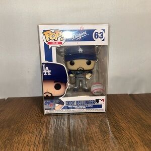 Funko POP! MLB: Los Angeles Dodgers - Cody Bellinger #63 W/Pop Protector 2021
